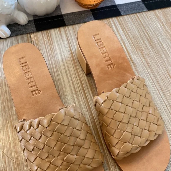 Liberte size 6 sandal - Picture 4 of 15